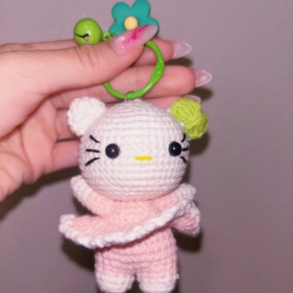 🧶💞🎀 HELLO KITTY Pink Dress Crochet Keychain